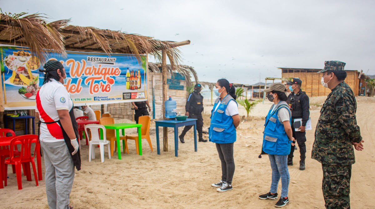 Comuna villarina realiza campaña de sensibilización de la COVID-19 para usuarios de playas