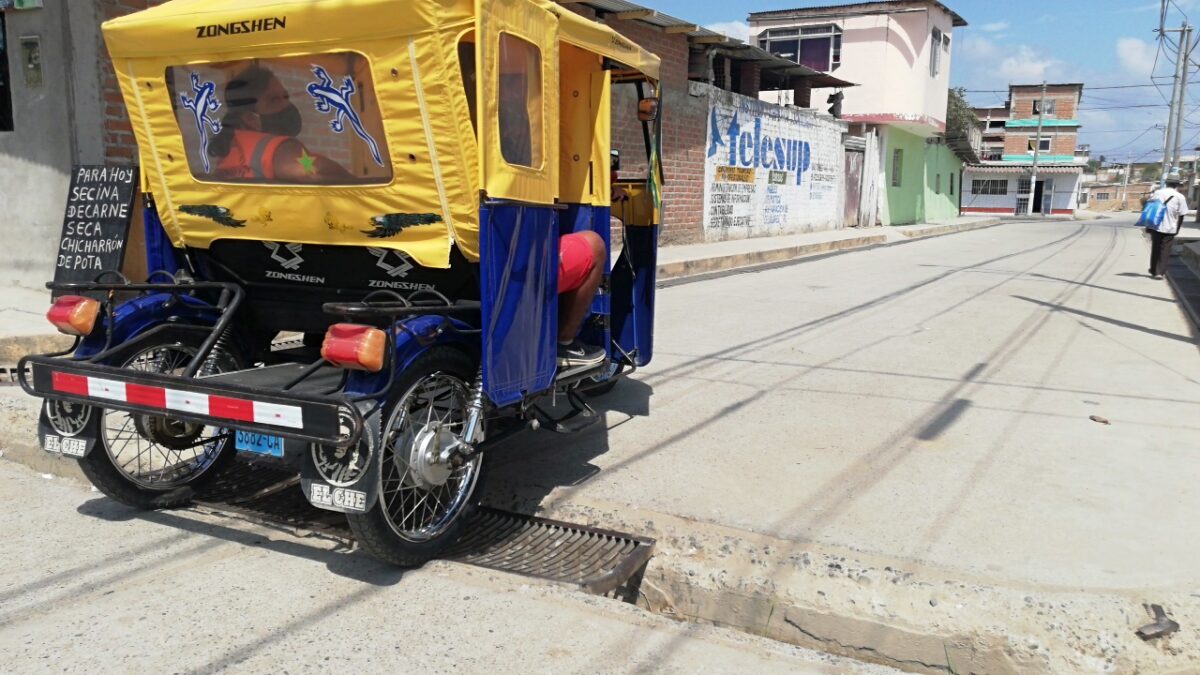 Robo de rejillas de alcantarillas pone en riesgo la vida de los conductores