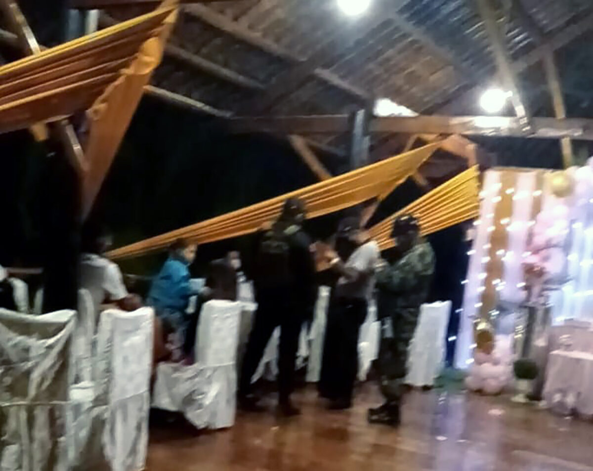 Policía interviene fiesta de quinceañero