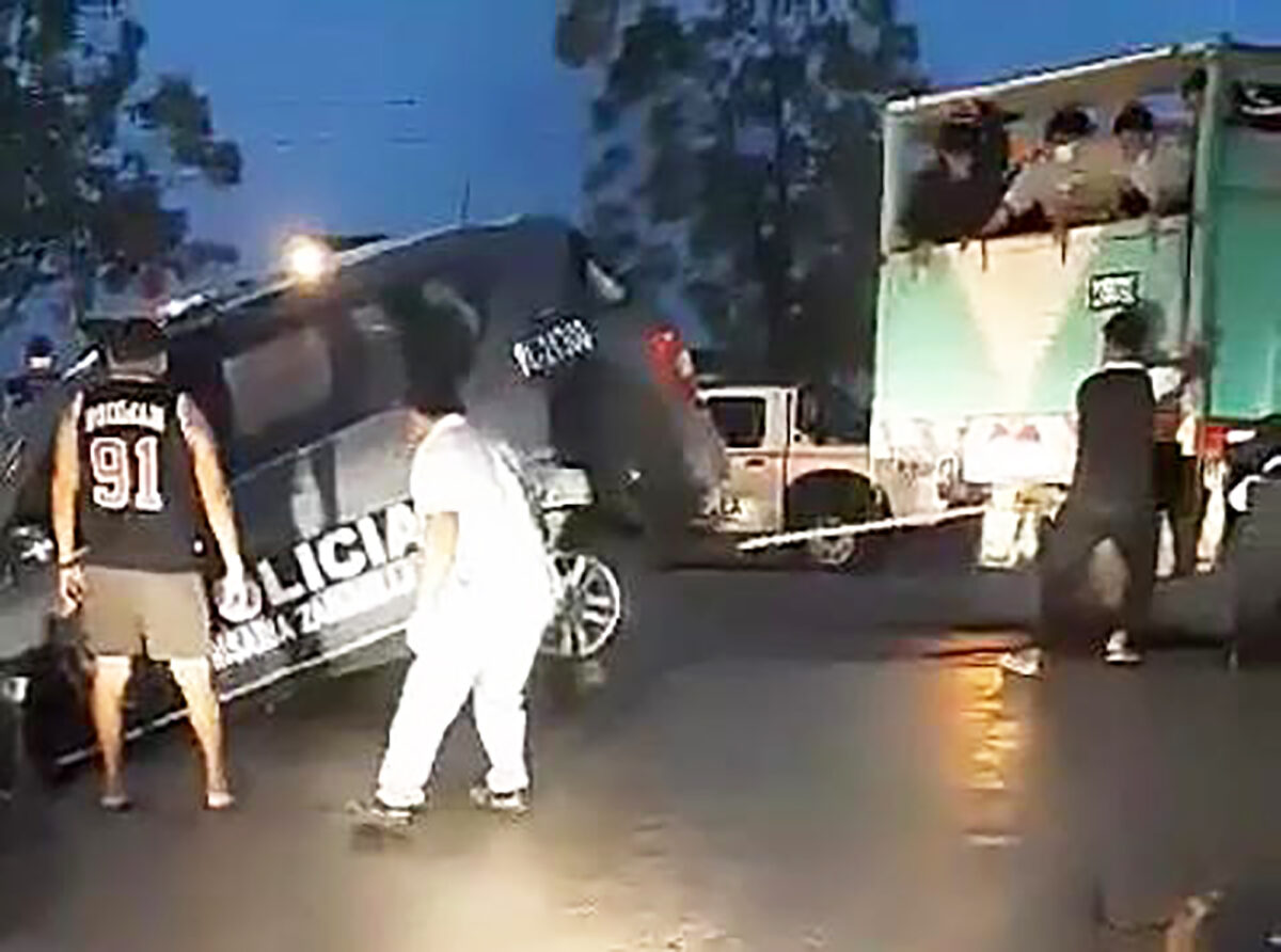 Patrullero «inteligente» se despista y policías salvan de morir