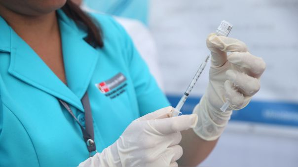 Gobierno promulga la ley que declara como necesidad pública la adquisición de la vacuna contra la COVID-19