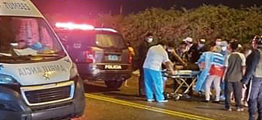 Choque entre trimóvil y motocicleta deja un herido
