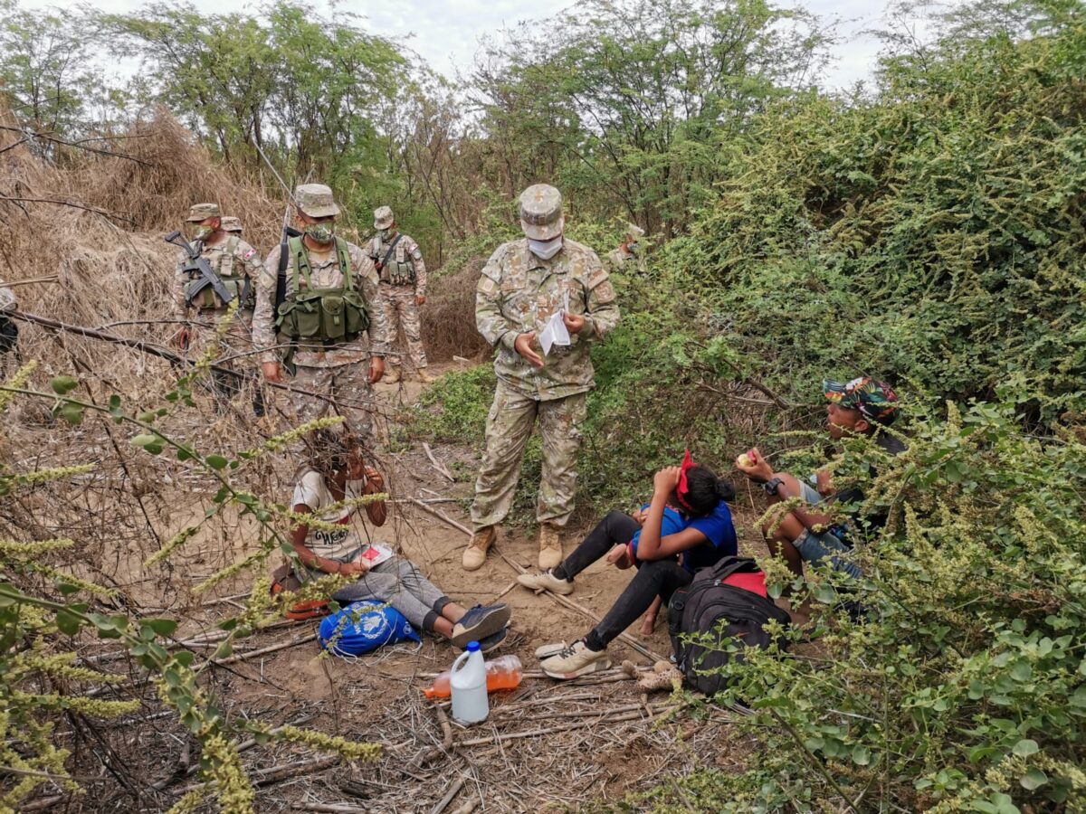 Ejercito hace regresar a más de 300 extranjeros ilegales