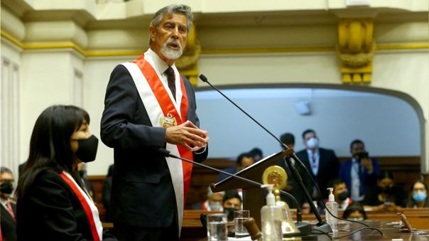 Sagasti en el Día de la Radio: «En tiempos de pandemia, la radio tiene una labor extraordinaria»