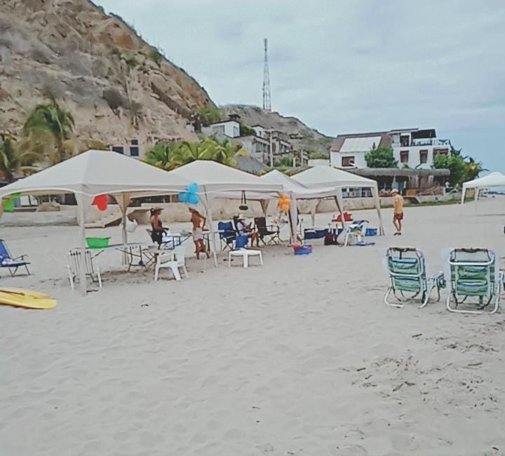 Policía multa a bañistas