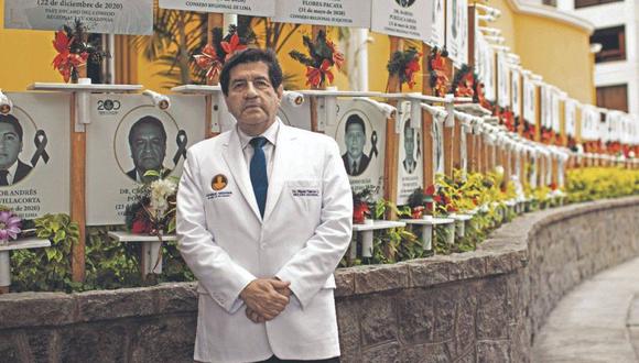 Colegio Médico iniciará proceso disciplinario contra médicos que fueron vacunados antes de tiempo