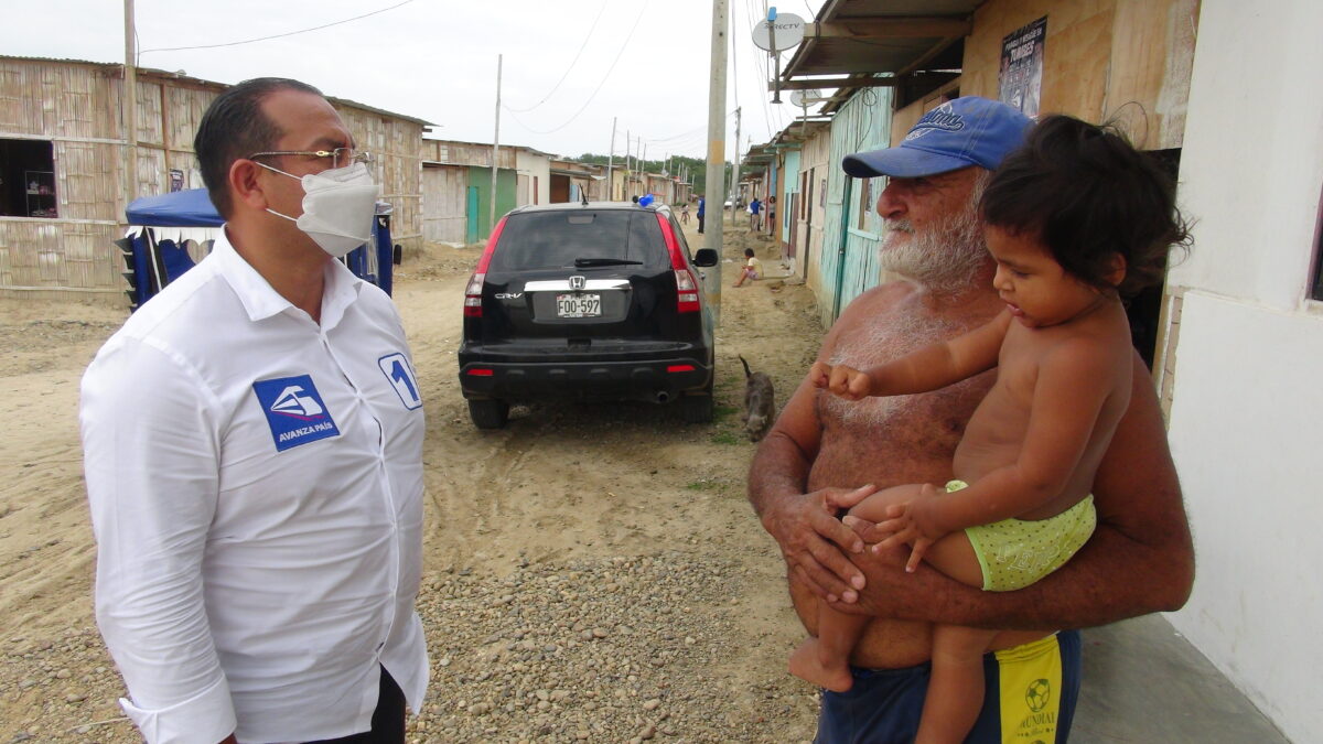 CANDIDATO AL CONGRESO POR AVANZA PAÍS JONATHAN MUÑOZ VISITÓ EL CENTRO POBLADO DE VILLA PUERTO PIZARRO
