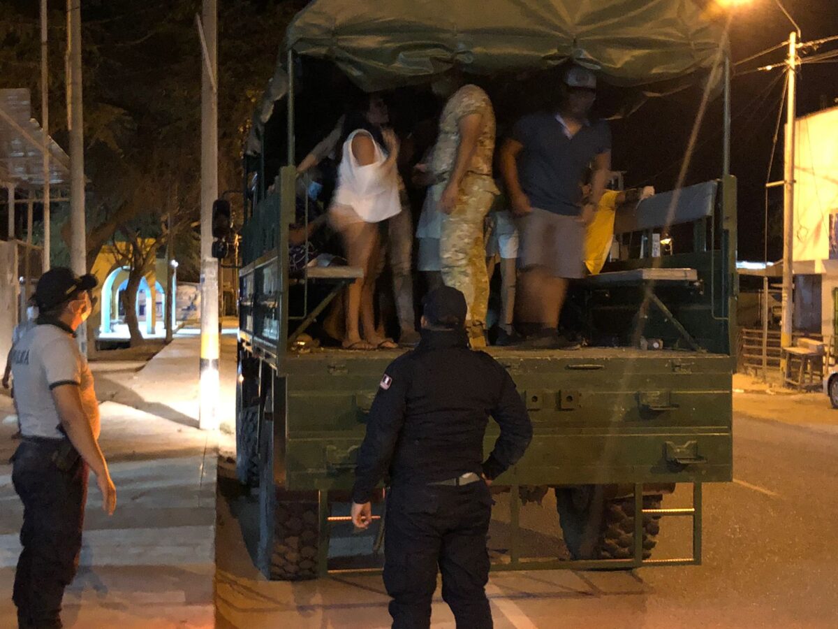 Policías intervienen fiestas pese a estar prohibidas