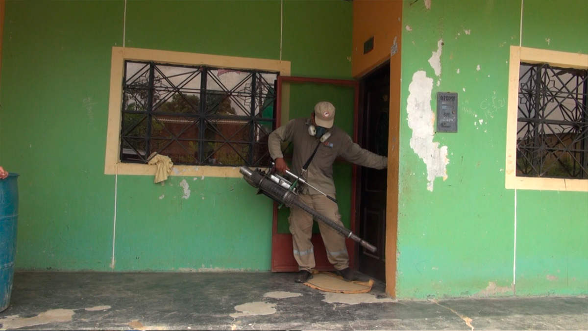 Continúa la fumigación a diferentes sectores en San Jacinto