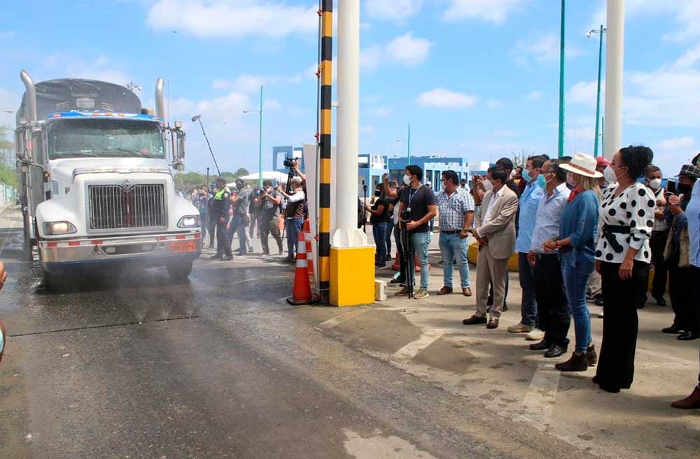 En la frontera le declaran la guerra al hongo que ataca al banano