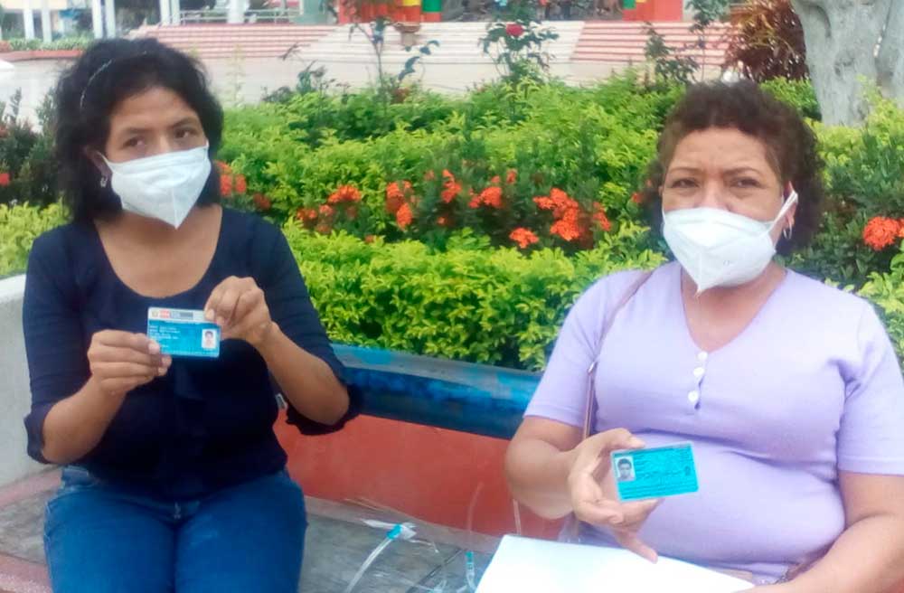 Madre denuncia trabas en Banco de la Nación para cobrar su bono