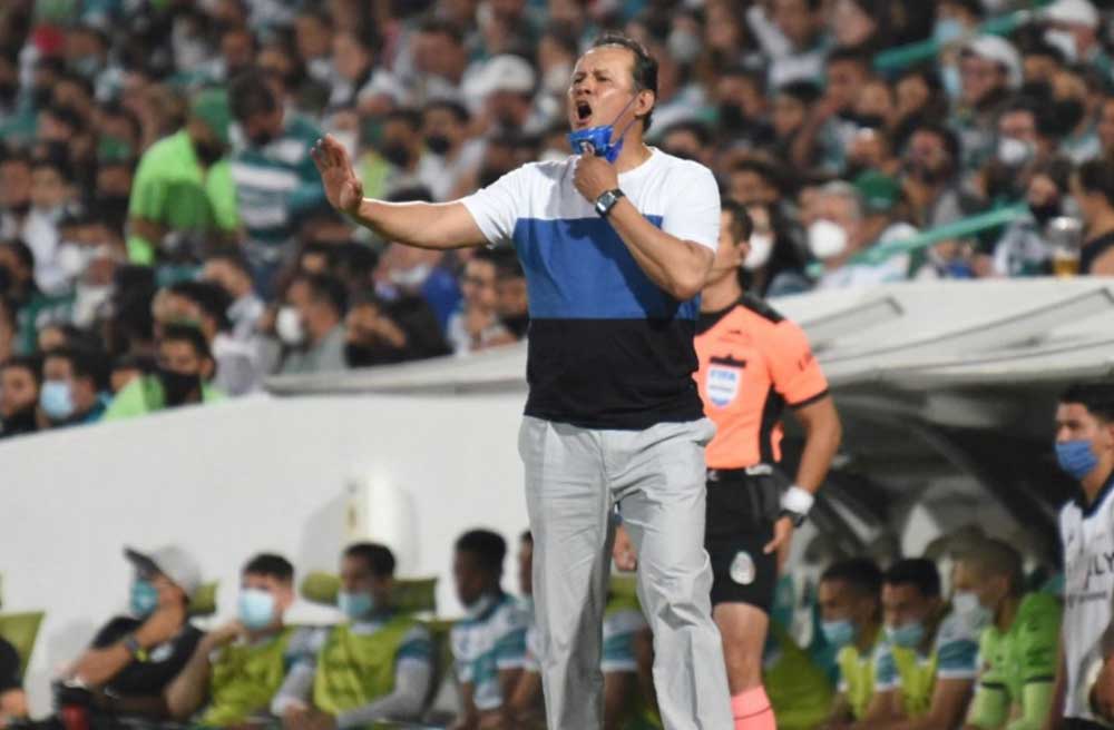 Juan Reynoso quedó a 90 minutos de salir campeón con el Cruz Azul
