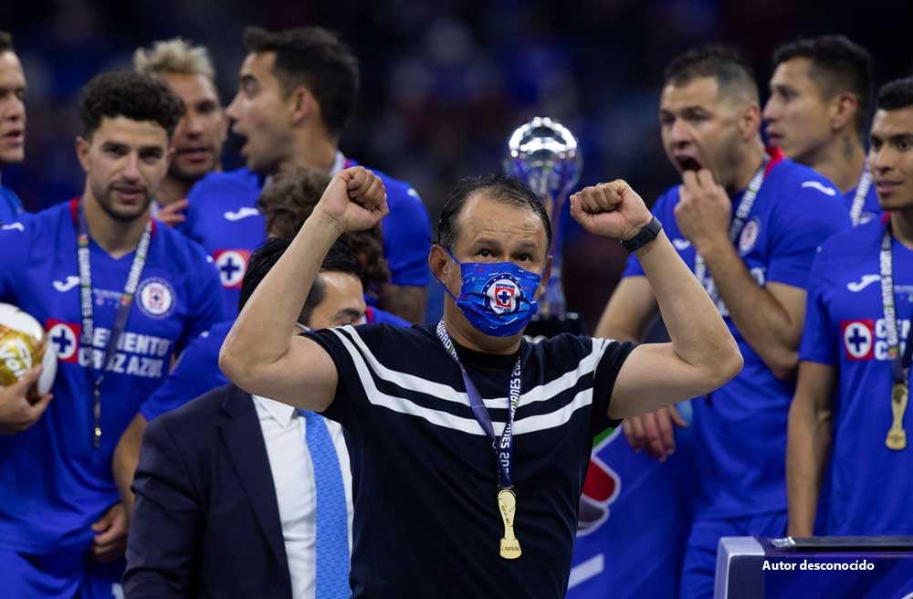 Juan Reynoso: el héroe que acabó con la sequía de títulos del Cruz Azul