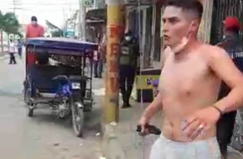 Fiscalía deja en libertad a venezolano que amenazaba con un cuchillo a policía