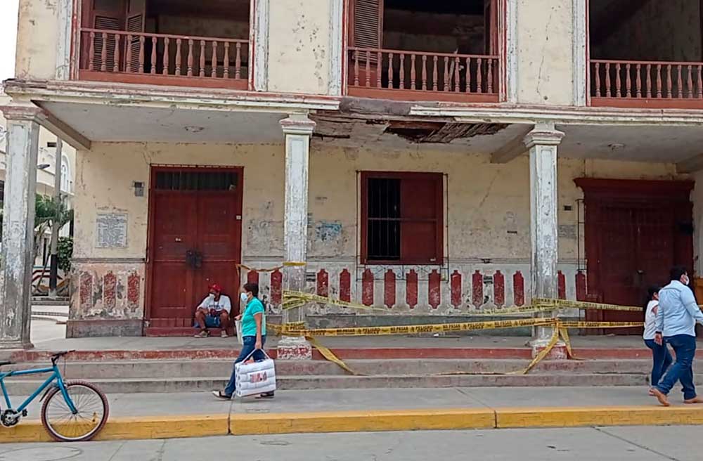 Casona del antiguo cabildo luce abandonada en el centro de Tumbes