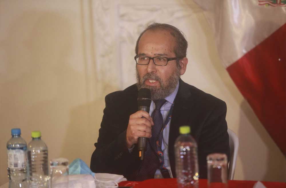 Declinación de Arce es renuncia y debe ser reemplazado, opina Gamarra