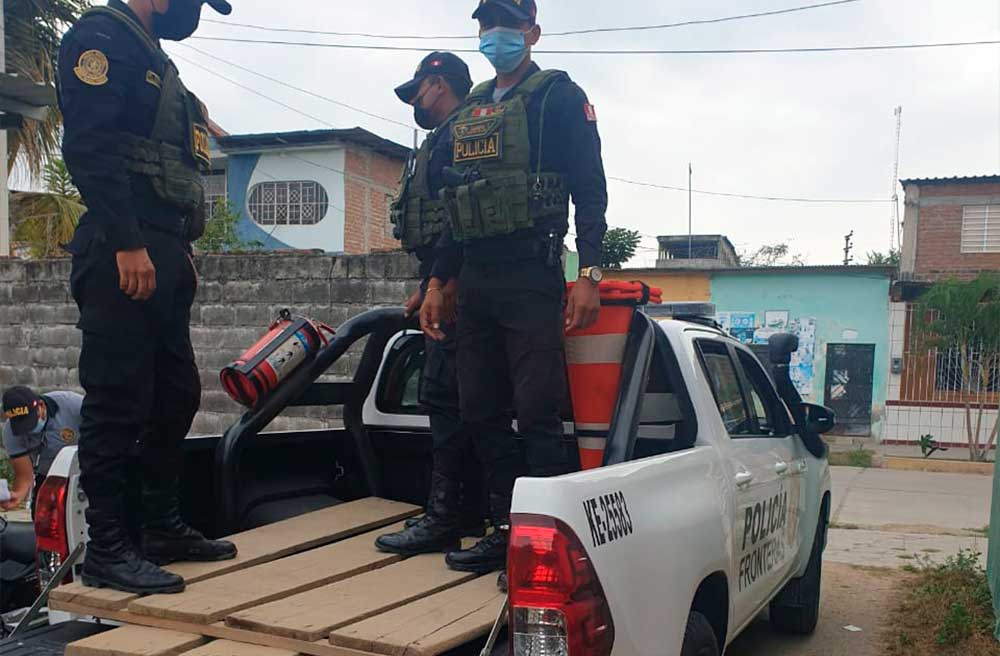En Aguas Verdes destruyen tres puentes clandestinos