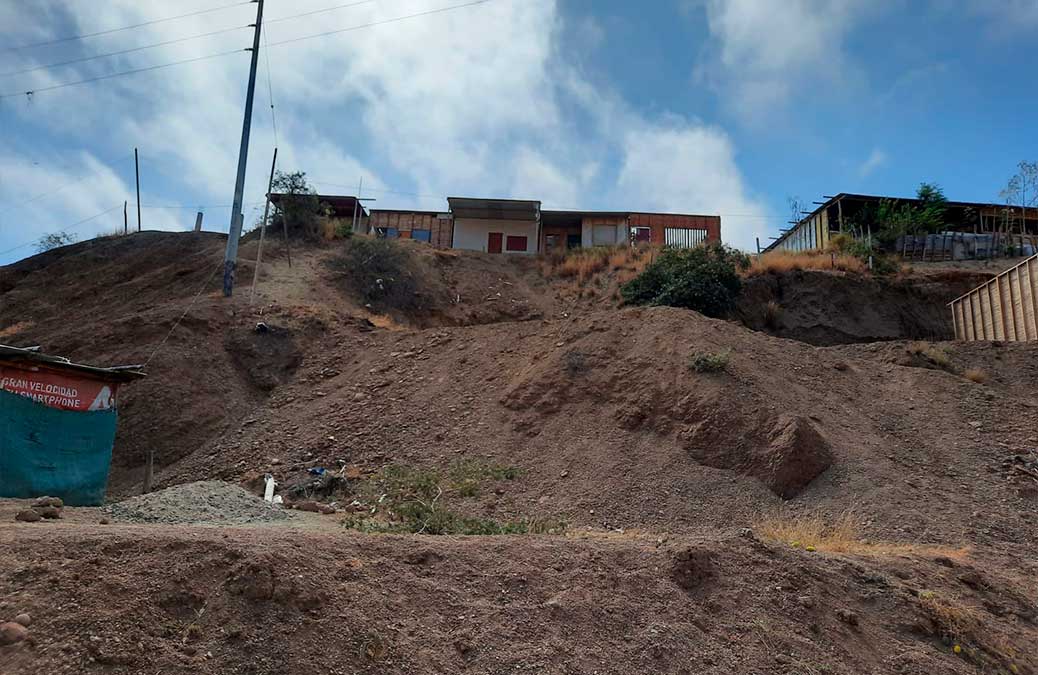 Falta de muros de contención pone en peligro a los pobladores