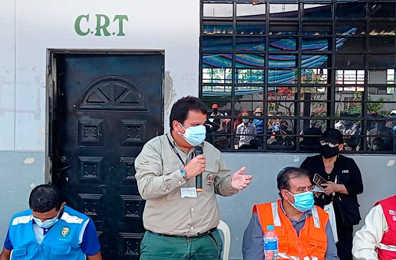 Piden retirar escombros en la carretera de Rica Playa