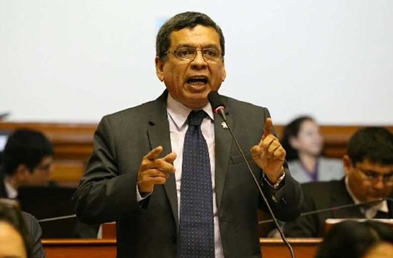 Hernando Cevallos asumirá el sector Salud en eventual gobierno de Castillo