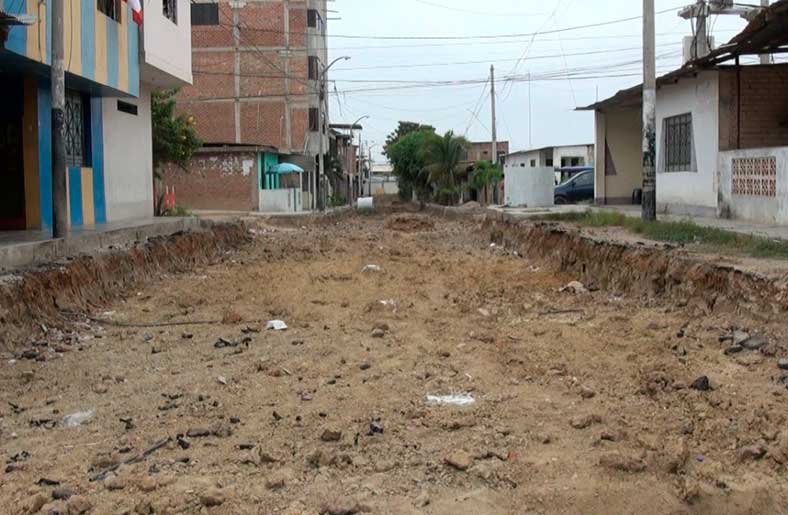 Vecinos de calle Elías Aguirre expresaron preocupación por obra abandonada