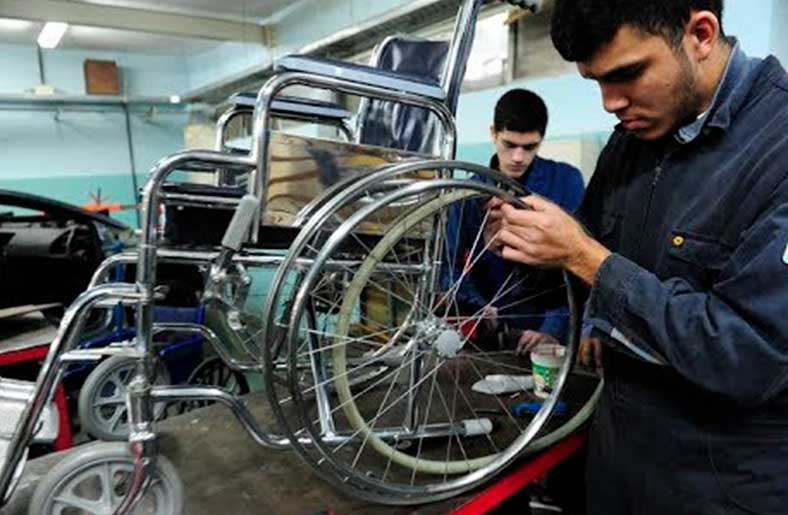 Exigen reapertura de taller para reparación de equipos biomecánicos