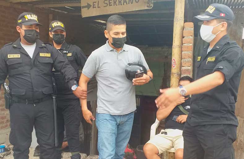 Comisario es intervenido el interior de un bar cevicheria en Tumbes