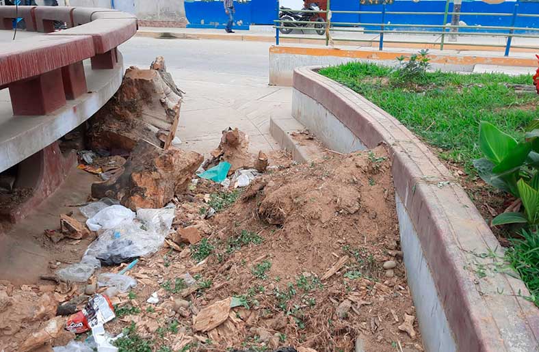 Paseo El Beso convertido en baño publico y completamente abandonado