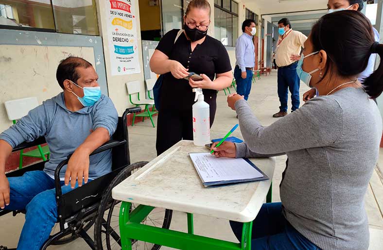 Gobierno Regional entrega más de 280 certificados a personas con discapacidad