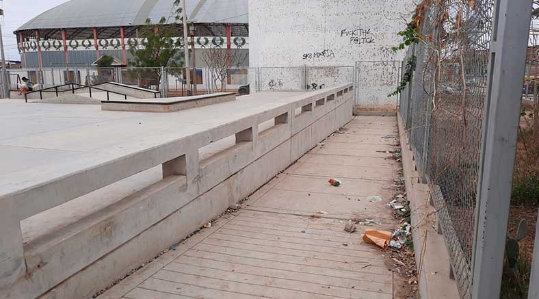 Skatepark luce completamente abandonado