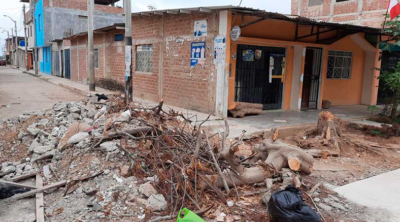 Escombros obstaculizan calles del A.A. H.H. 24 de julio