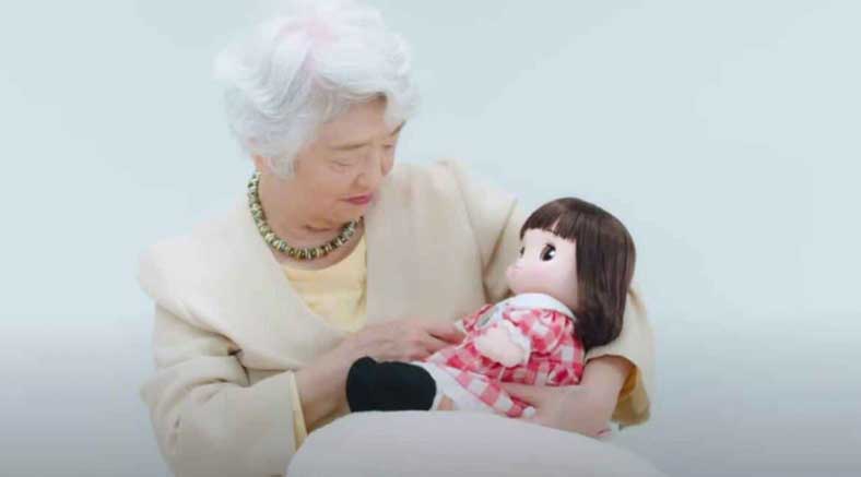 Takara Toys creó un nieto robot para acompañar a los abuelos