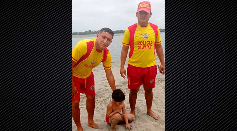 Menor se salva de morir ahogado en mar de Puerto Pizarro