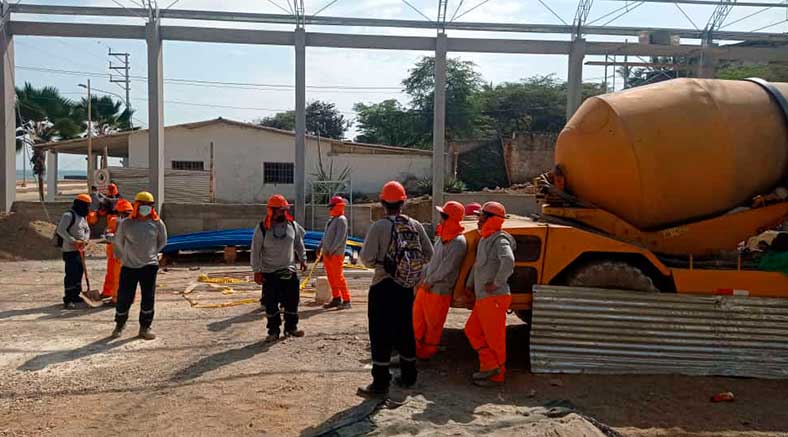 Paralizan obra de construcción por incumplir seguridad en Zorritos