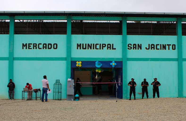 Reaperturan mercado de San Jacinto