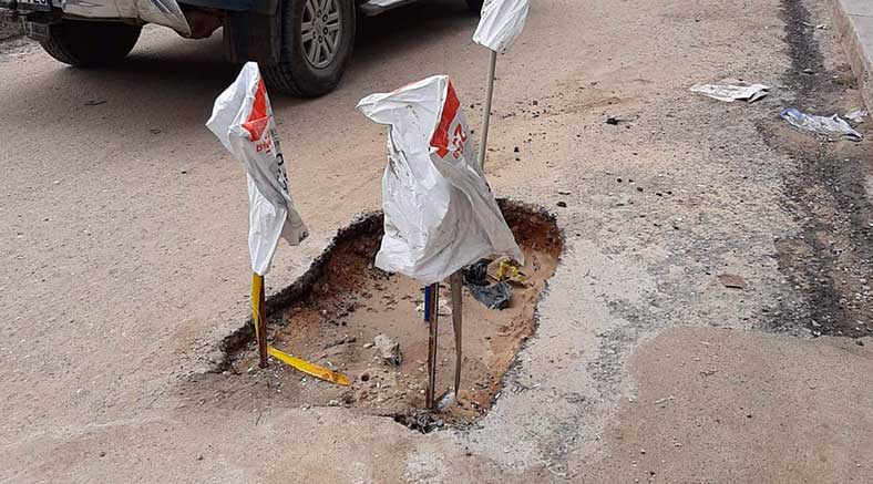 Calle López Albújar: exigen la presencia de OTASS para reparación de enorme forado
