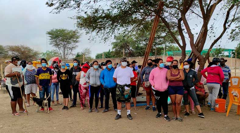 Familias qué fueron desalojadas presentan documento ante dirección de agricultura