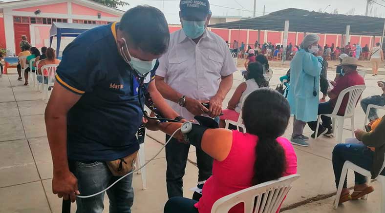 Más de 5 mil personas beneficiadas en la jornada de vacunación de Tumbes y Zarumilla