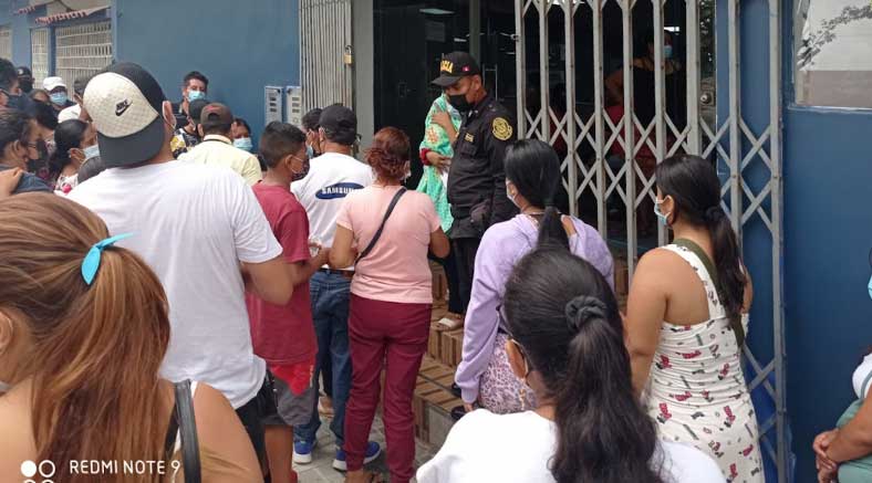 Largas colas y aglomeración para atención en nueva sede de RENIEC