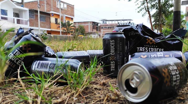 Reuniones sociales en las calles, un problema más para los vecinos