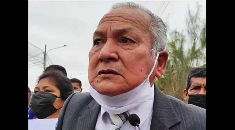 Manuel Jiménez, dirigente del partido Perú Libre llegó hasta la protesta de los vecinos de Carretas
