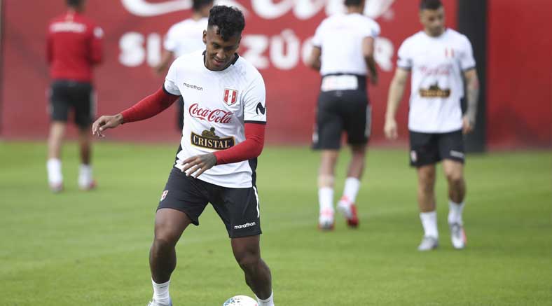Renato Tapia: «Hay que tratar de ganar porque lo necesitamos»