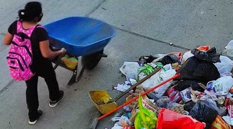 Vecinos de la segunda cuadra de la calle Paula Vigil, exigen puntualidad en recolección de residuos sólidos