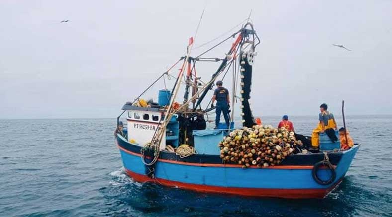 Intervienen a embarcación con el certificado de seguridad vencido y un menor de edad a bordo