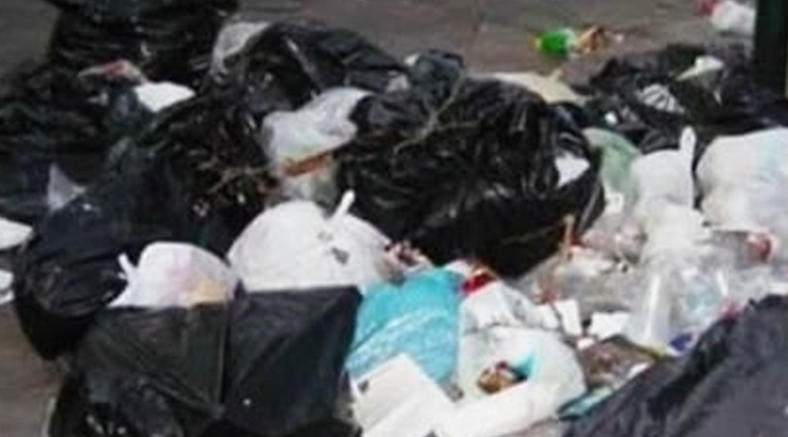 Calle Lucio Espinoza: gran indignación por la basura que se acumula por varios días