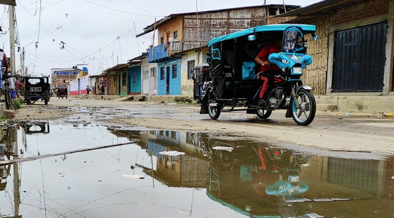 Hace 4 meses, se desperdicia el agua potable en la cuadra 1 de la calle Zarumilla del barrio San José