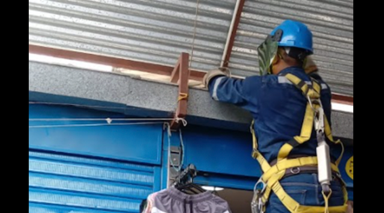 Un 80% de puestos del Pasaje Andrés Araujo del Mercado de Tumbes tiene conexiones eléctricas clandestinas