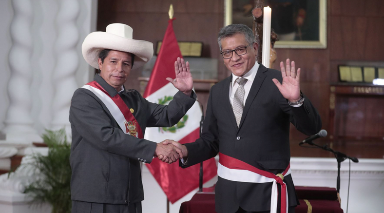 Gobierno oficializó la designación de Rosendo Serna Román como ministro de Educación
