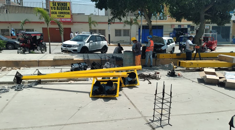 Empresa ejecutora de proyecto de semaforización realiza trabajos de manera ambulante