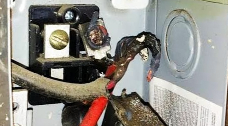 Vecinos denuncian que sobrevoltaje eléctrico daña los aparatos electrodomésticos